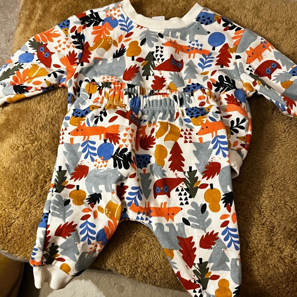 Old Navy Matching Sweatsuit 3-6mo